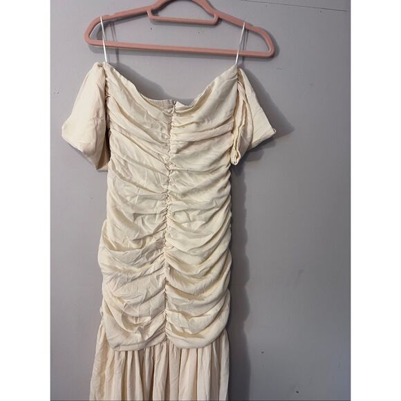 Selfie Leslie Dalisha Off Shoulder Ruched Maxi Dress Cream - Picture 7 of 9